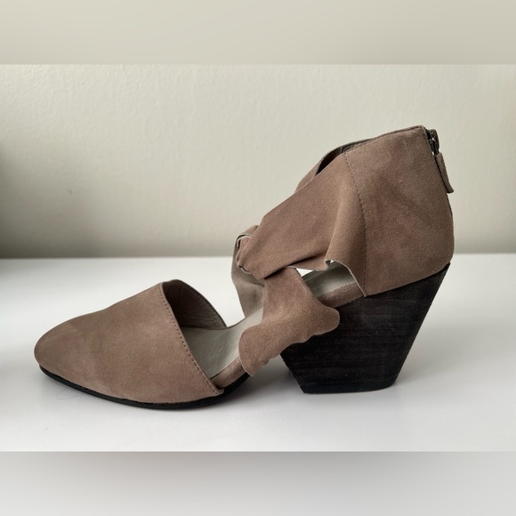 Eileen Fisher Gray Suede Pumps 9.5 - Picture 3 of 5